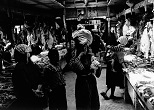 那覇市牧志の公設市場。1956年