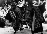 多良間の八月踊り。1973年、沖縄・多良間島